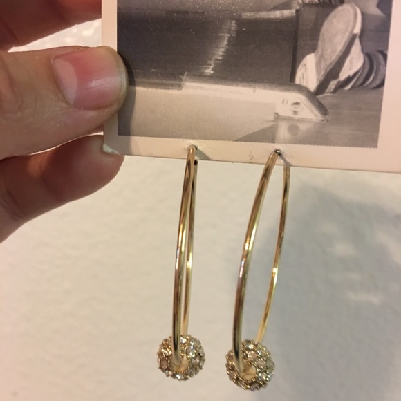Gold hoops - Picture 1 of 2